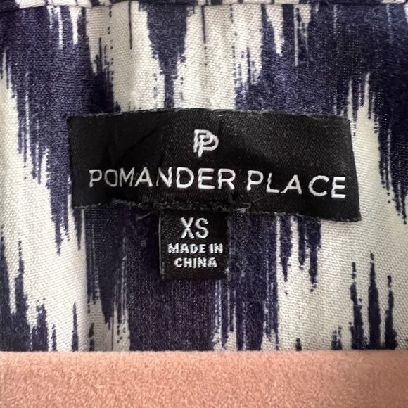 Pomander Place Navy Ikat Kenzo Dress XS/S Chevron Blue & White Tiered Tuckernuck - Picture 4 of 7